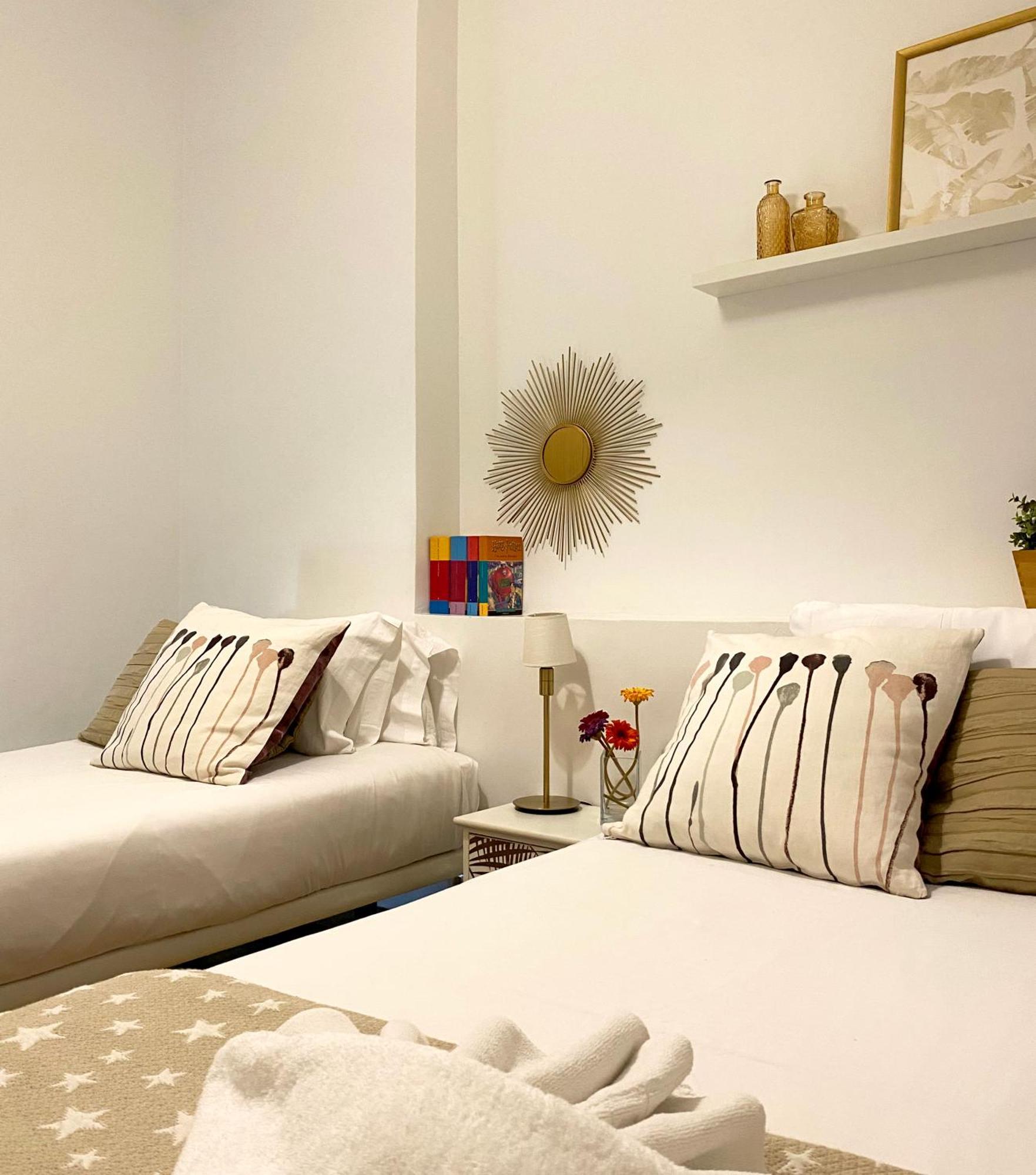 Apartment Comfortable Apartment, 3 Bedrooms With Ac Camp Nou Barcelona
